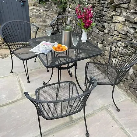Hawksworth - Village Location * Grassington