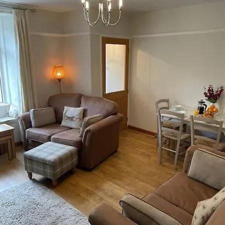 펜션 Hawksworth - Village Location